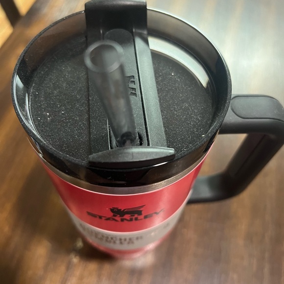 40 ounce Stanley tumbler - Picture 2 of 4